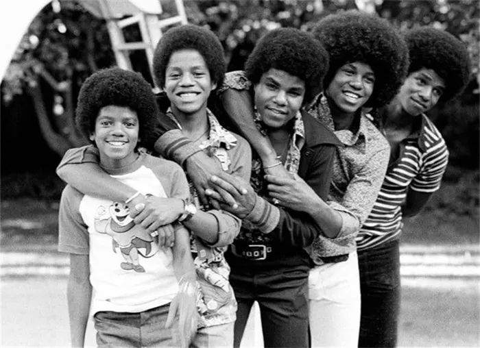 Майкл Джексон в группе The Jackson 5 с братьями