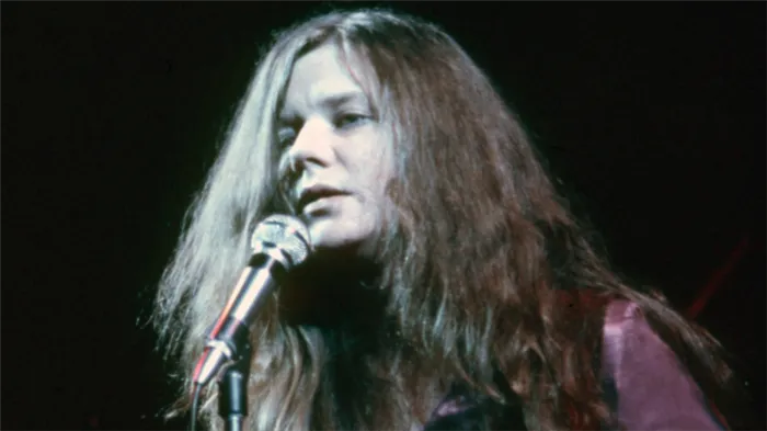 Janis Joplin performing